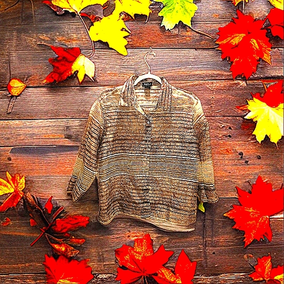 Unleash Your Style with the Pre-Loved West End Long Sleeve Button-Down Shirt - Picture 7 of 16